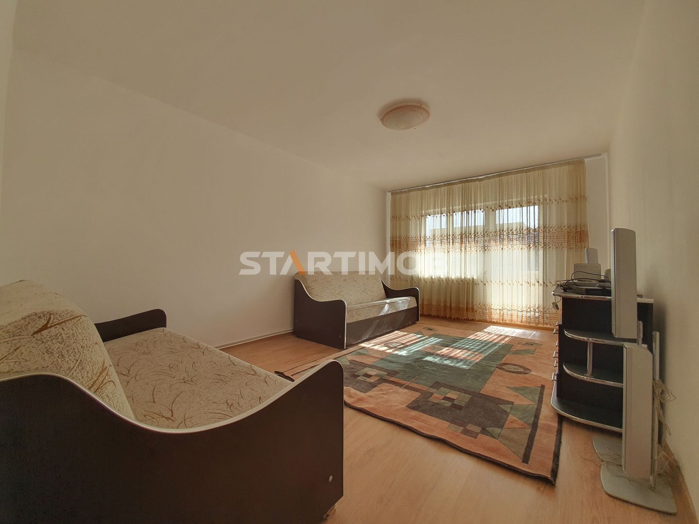 Apartament decomandat doua camere Berzei Astra