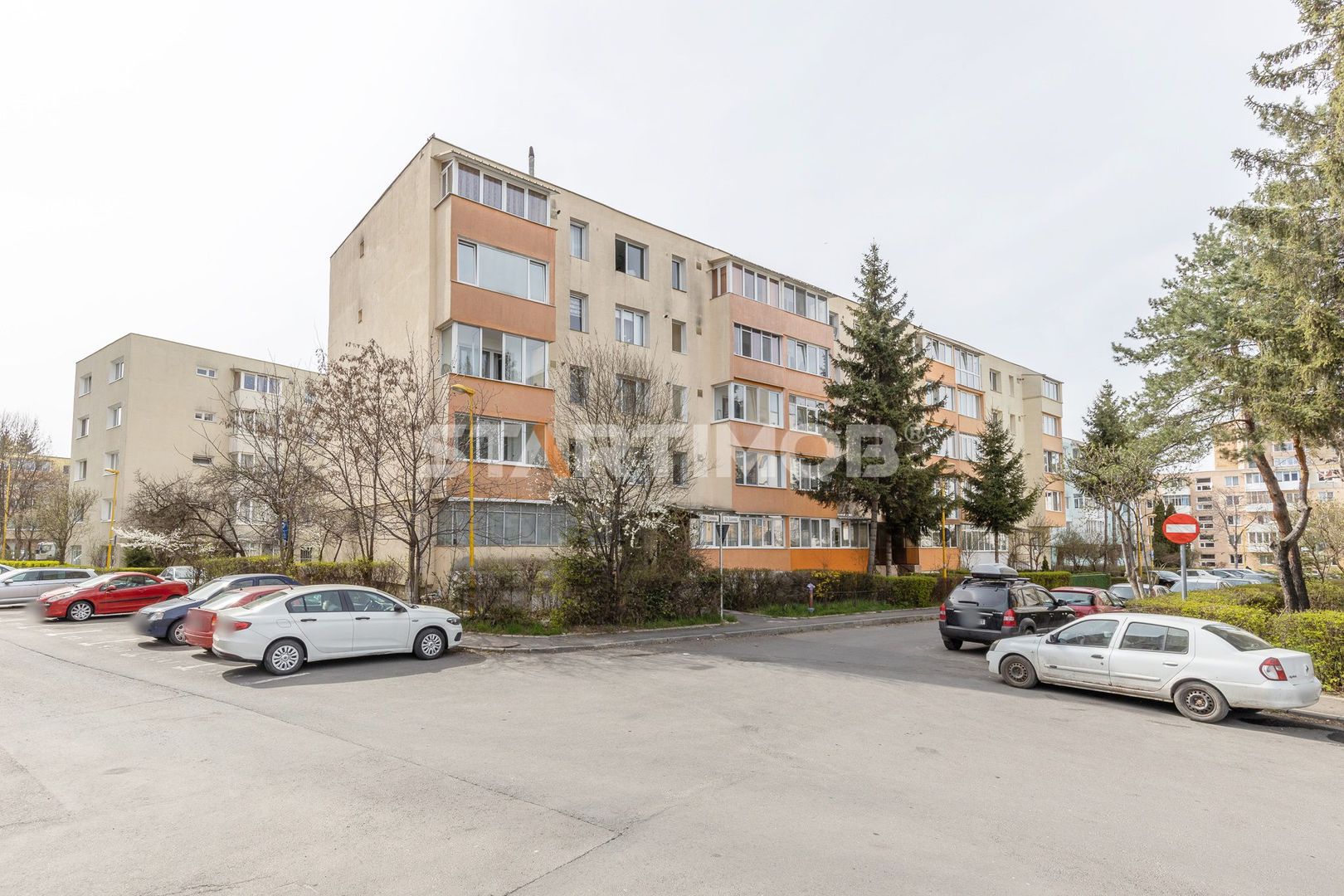 Apartament 3 camere zona Astra - Planete