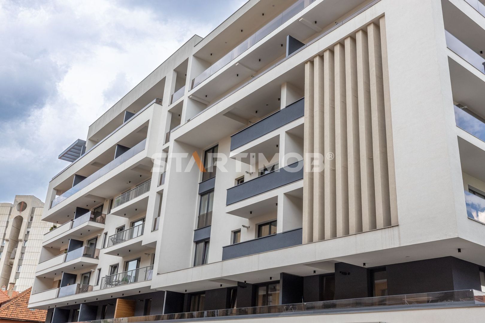 Apartament  cu parcare si boxa zona Universitatii