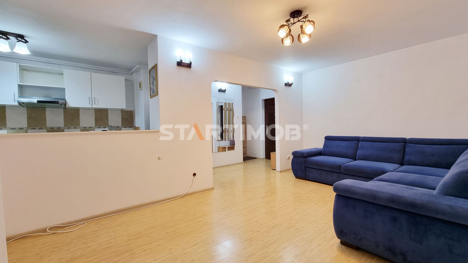 Apartament 3 camere Centru Civic - Liceul Mesota