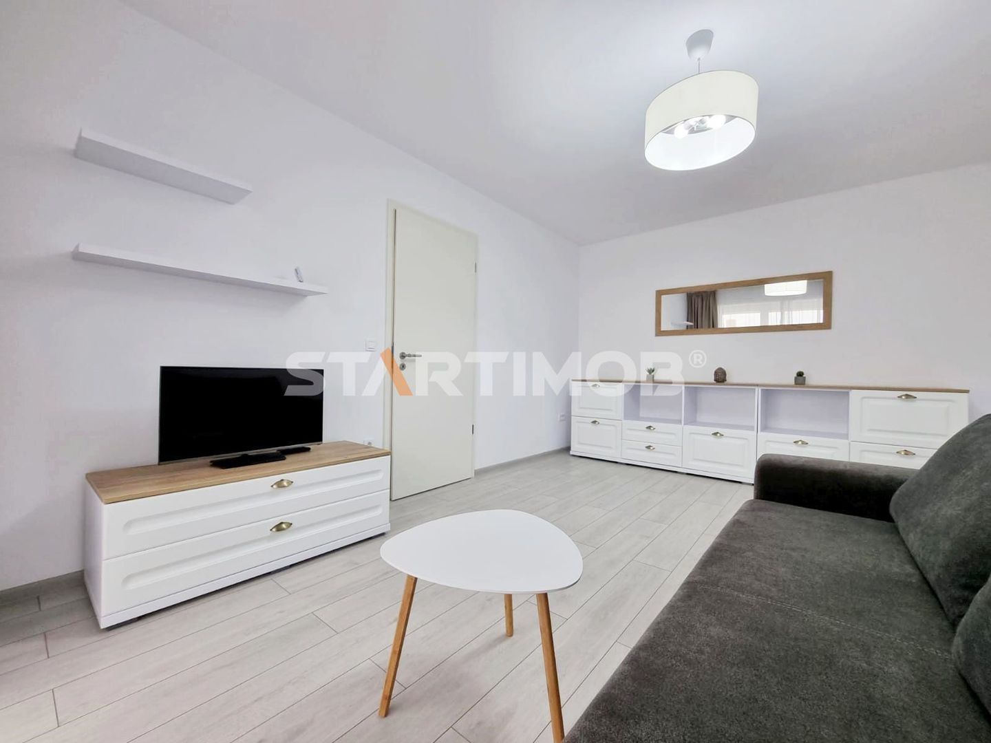 Apartament mobilat  cu parcare Coresi Mall