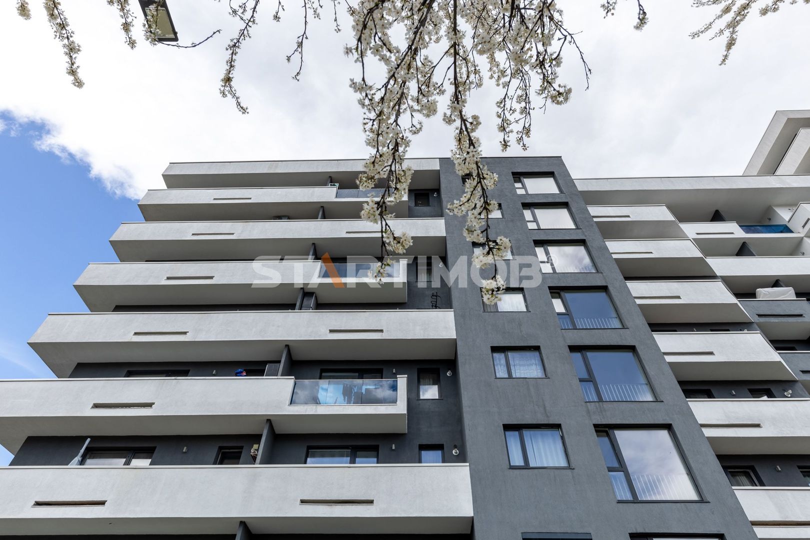 Apartament mobilat Alphaville cu parcare subterana