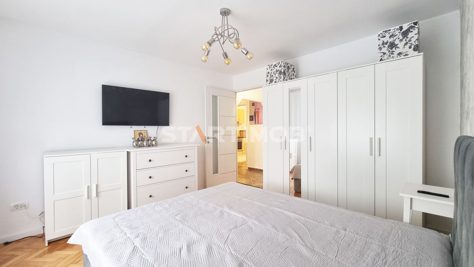 Apartament 3 camere cu 2 locuri parcare si boxa
