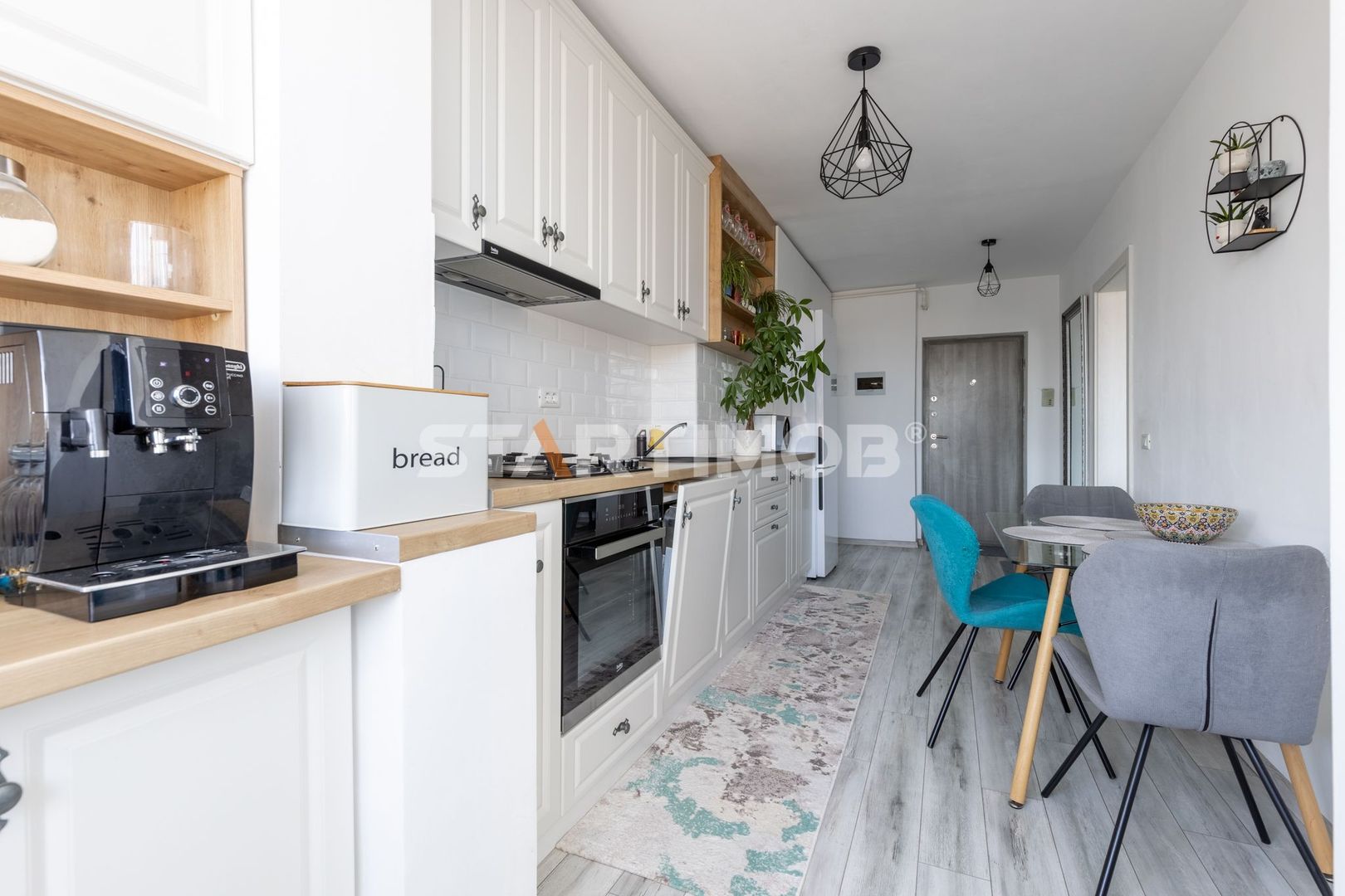 Apartament 3 camere renovat si mobilat zona Garii
