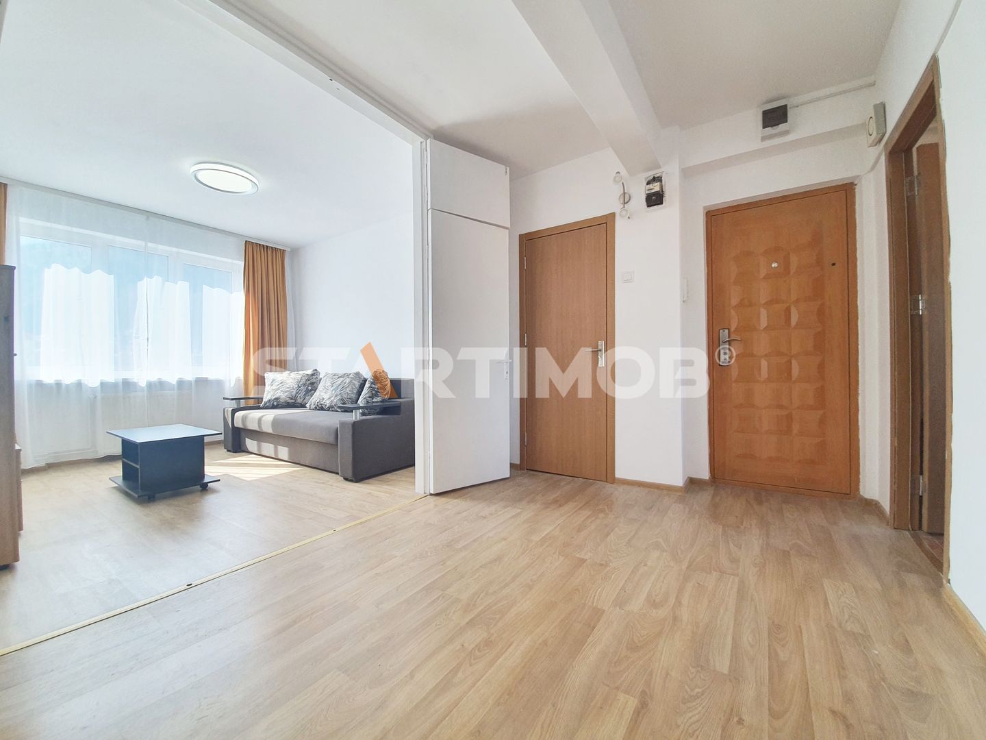 Apartament 3 camere mobilat zona Hotelului Ambient