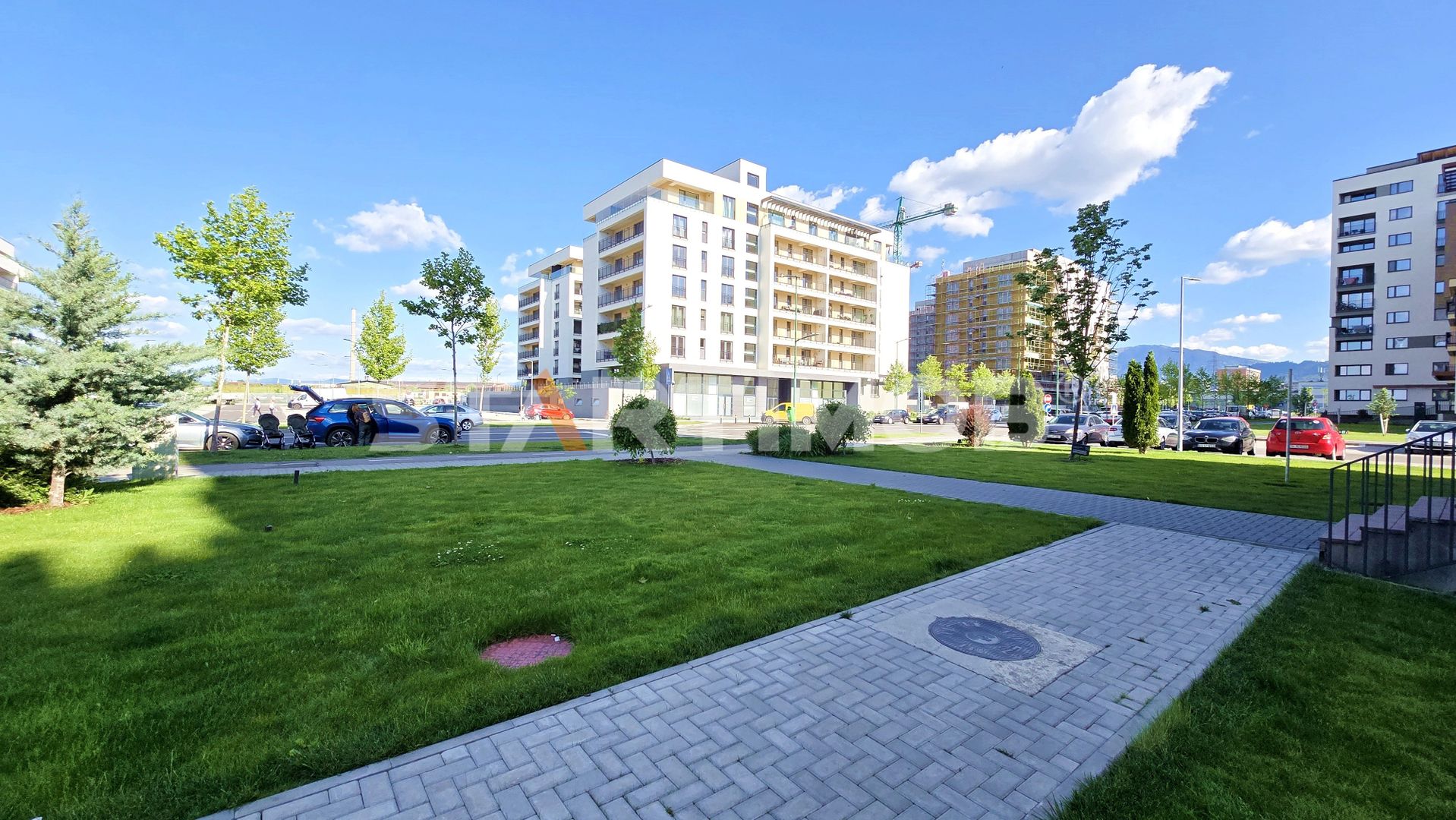 Apartament mobilat 3 camere Avantgarden Coresi
