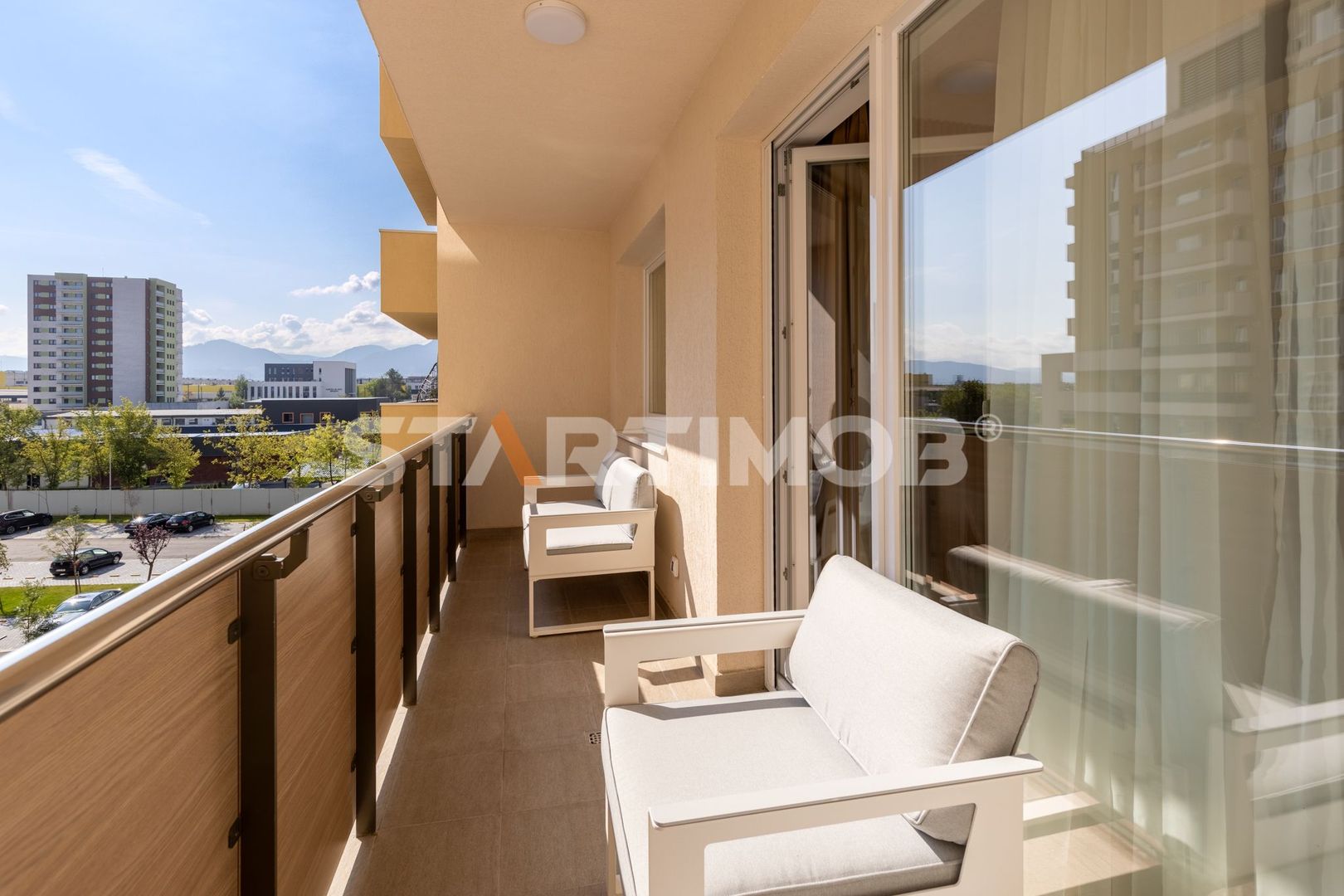 Apartament mobilat cu parcare Urban Plaza