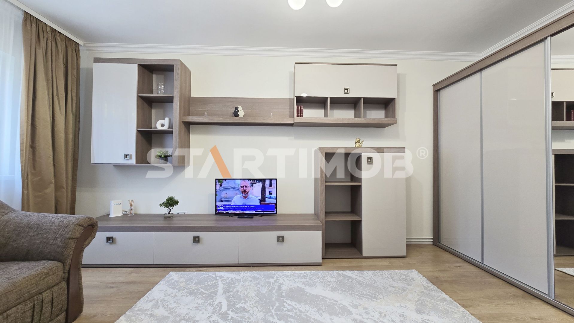 Apartament 2 camere cu parcare zona Judetean