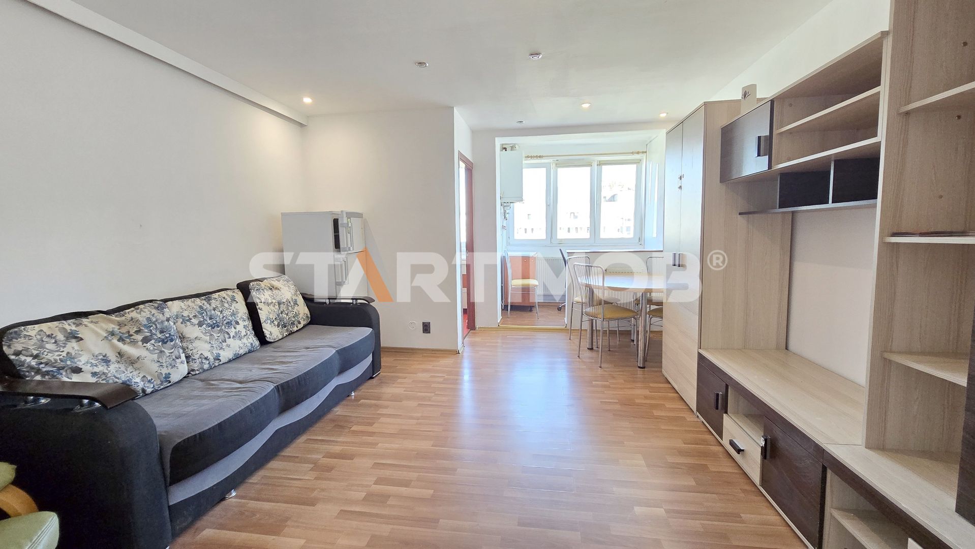 Garsoniera mobilata zona Astra