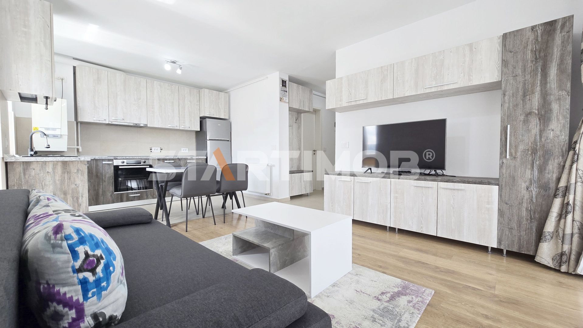 Apartament mobilat Coresi cu parcare si boxa