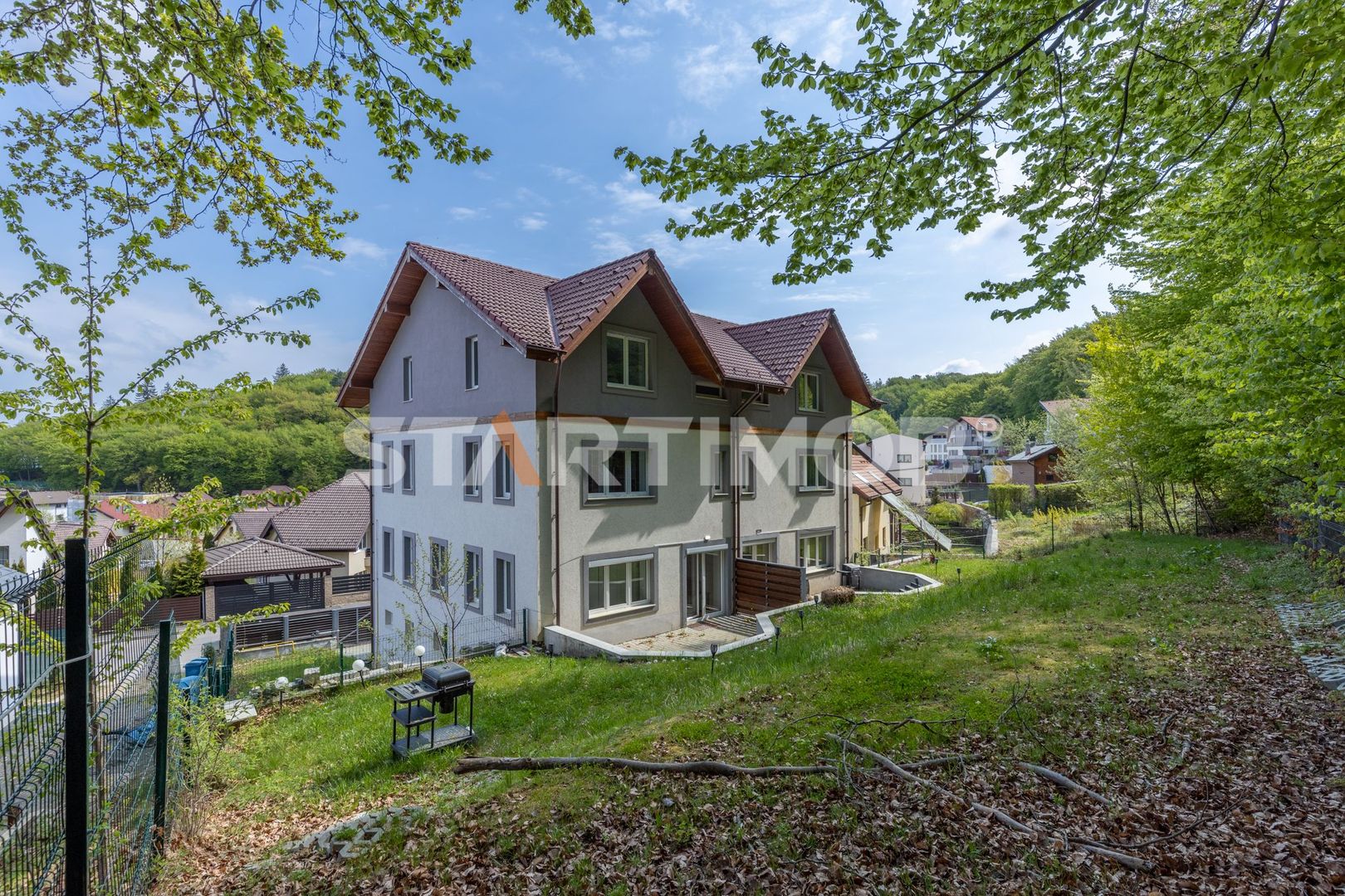 Vila mobilata tip duplex 5 camere