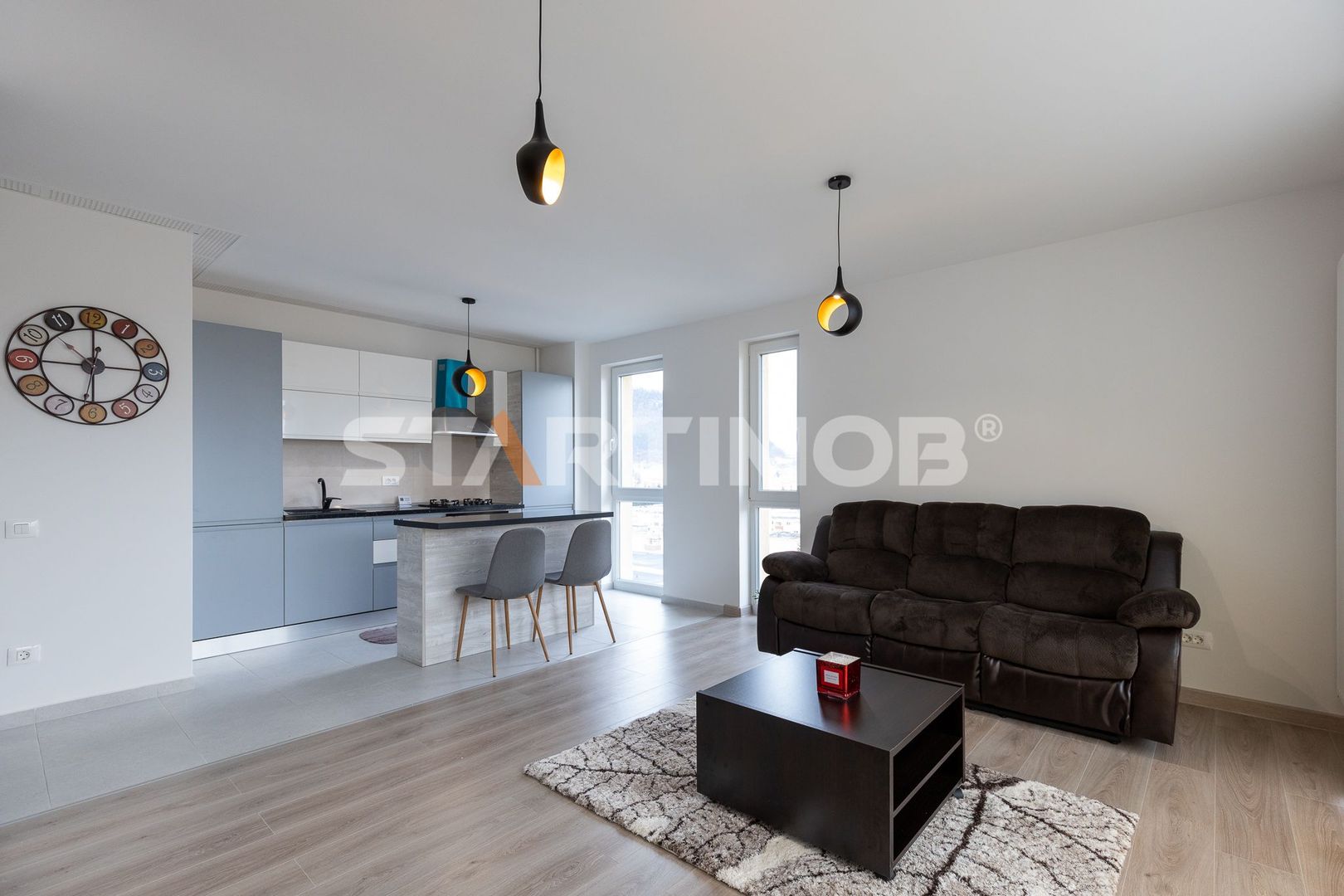 Apartament mobilat  3 camere Urban Plaza cu parcare