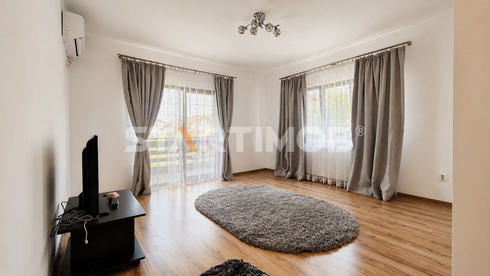 Apartament doua camere cu parcare Sanpetru