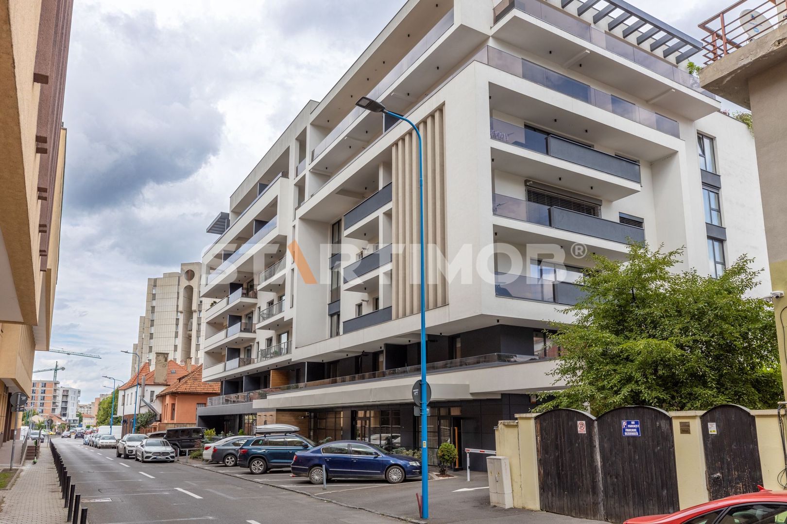 Apartament  cu parcare si boxa zona Universitatii