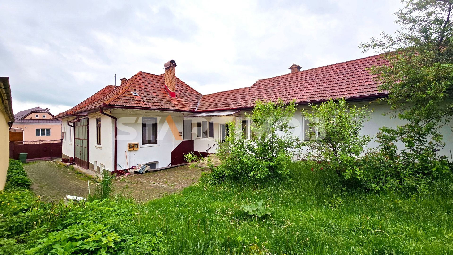 Casa 5 camere cu acces auto RASNOV