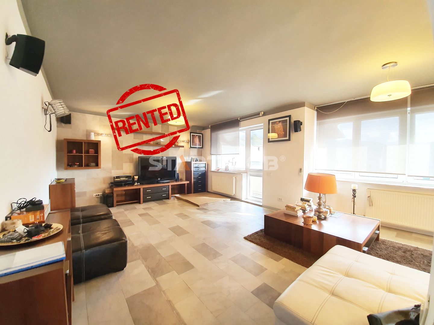 Apartament mobilat 4 camere in vila  cu garaj  Centru Civic